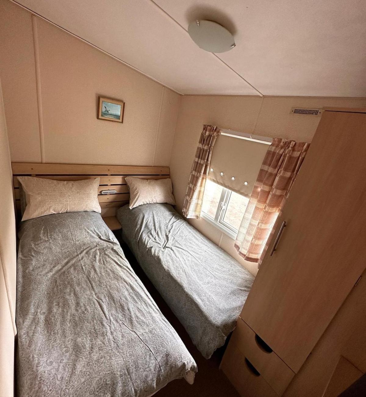 4-Bedroom Cosalt Caravan In Uddingston, Glasgow Exteriör bild