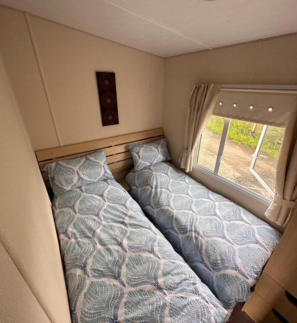 4-Bedroom Cosalt Caravan In Uddingston, Glasgow Exteriör bild